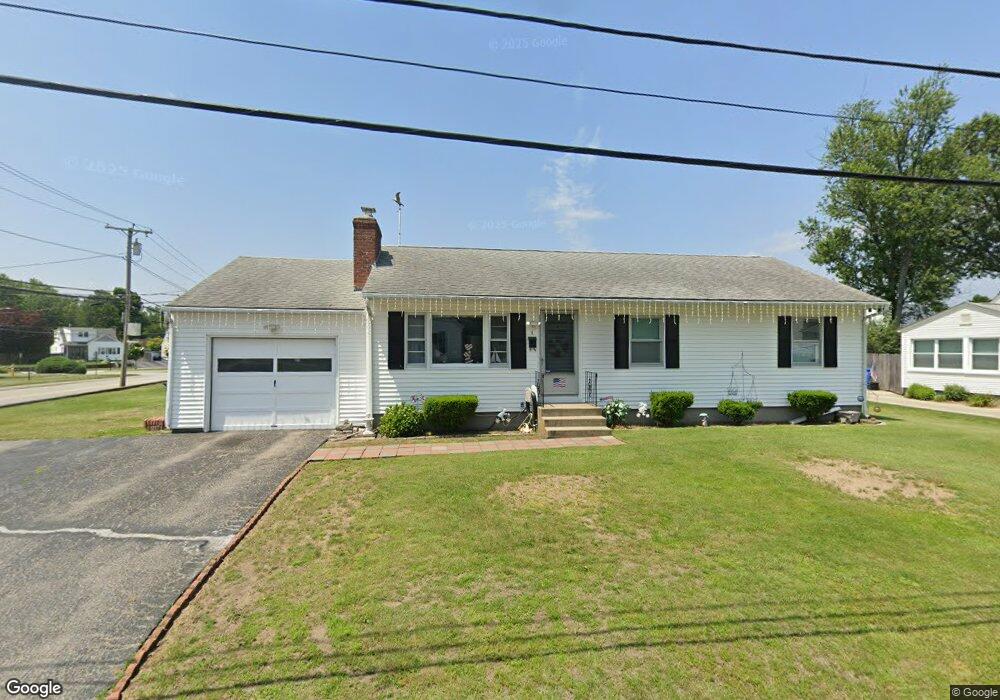 6 Bridgeton Rd, Cranston, RI 02910 - photo 1