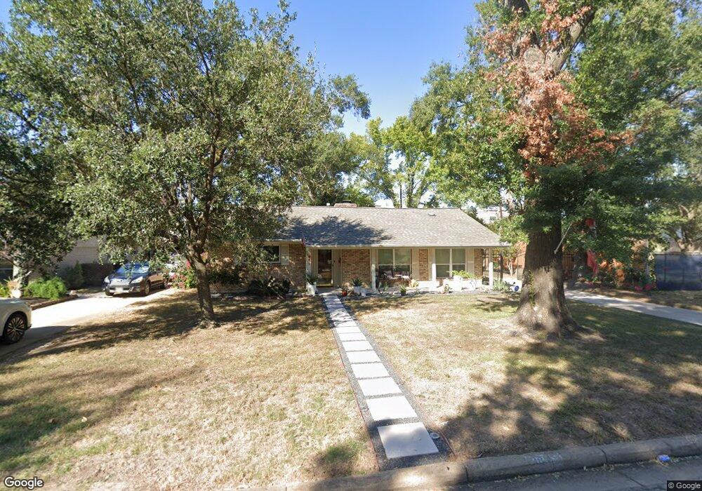 931 Wycliffe Dr, Houston, TX 77079 - photo 1