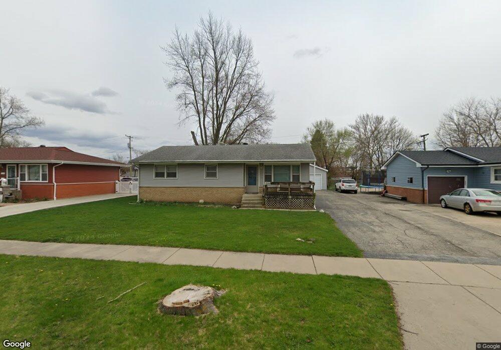 1820 Lilac Ln, Aurora, IL 60506 - photo 1