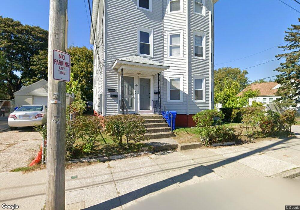 242 Mendon Ave, Pawtucket, RI 02861 - photo 1