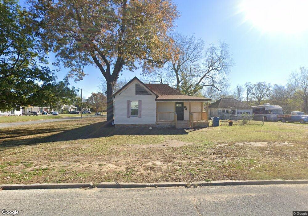 724 N 3rd St, McAlester, OK 74501 - photo 1