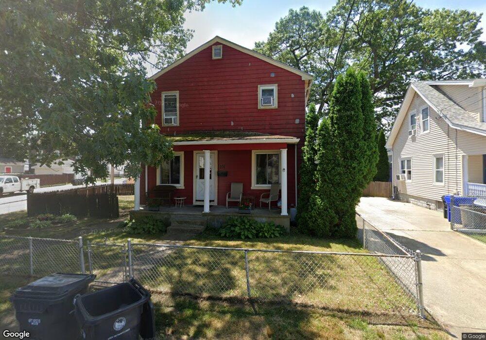 101 Bucklin St, Pawtucket, RI 02861 - photo 1