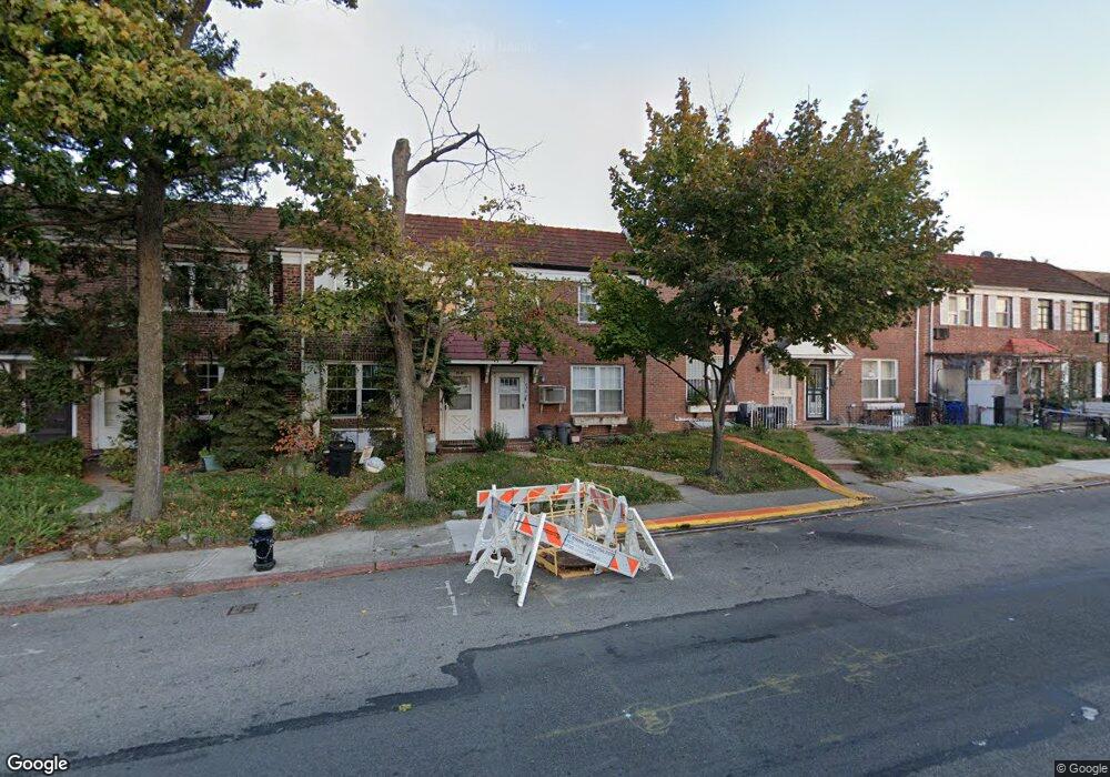 7569 Utopia Pkwy, Fresh Meadows, NY 11366 - photo 1