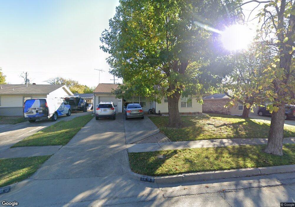 1209 SW 5th St, Grand Prairie, TX 75051 - photo 1