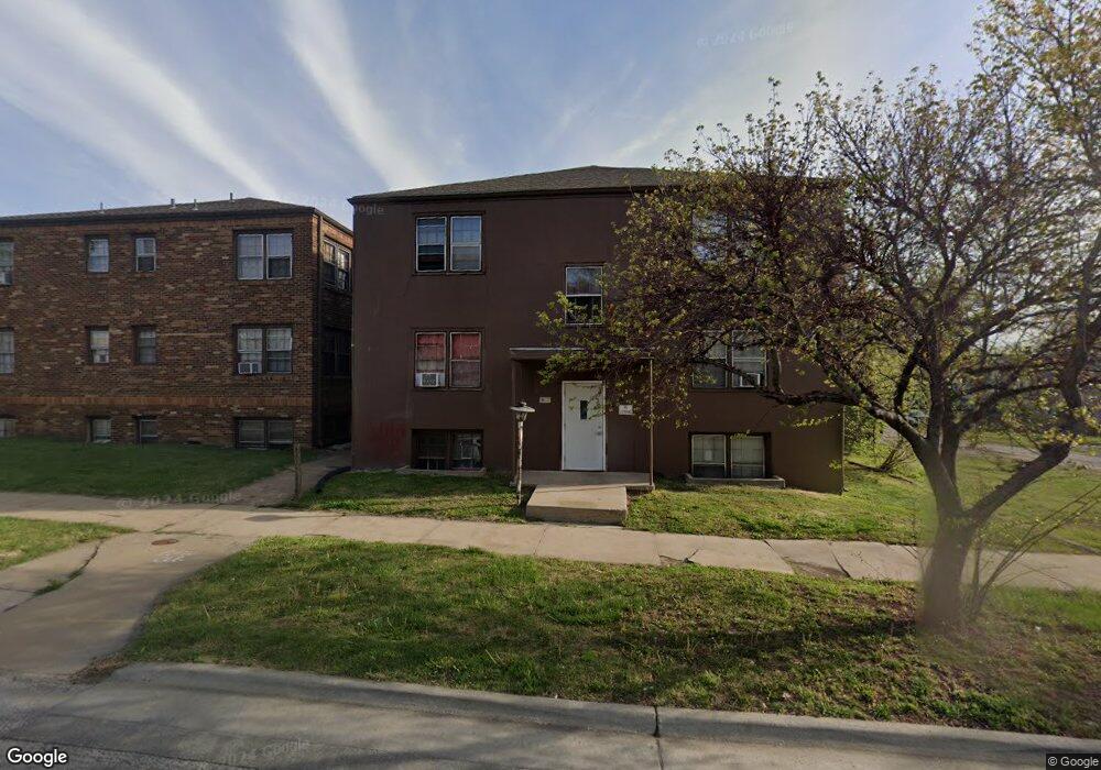 416 SW 4th St, Topeka, KS 66603 - photo 1