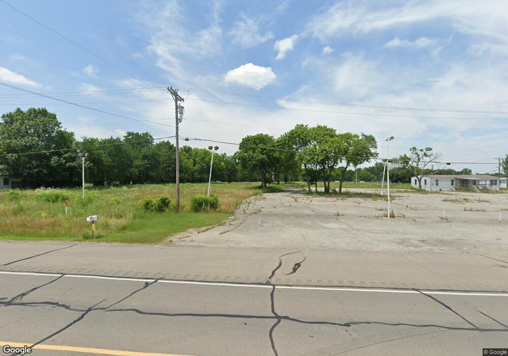 1600 W Sam Rayburn Dr, Bonham, TX 75418 - photo 1