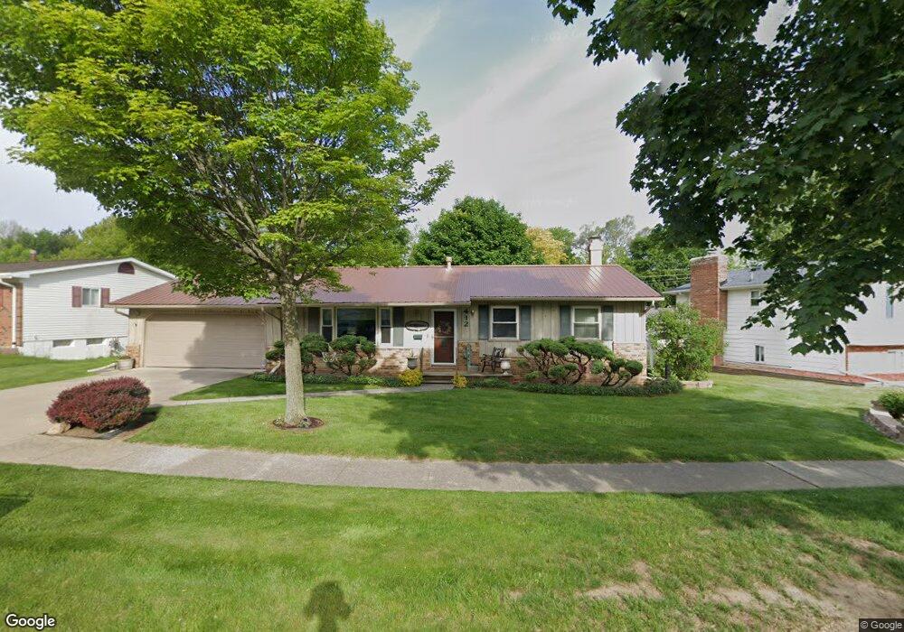 412 Laurie Dr, Flushing, MI 48433 - photo 1