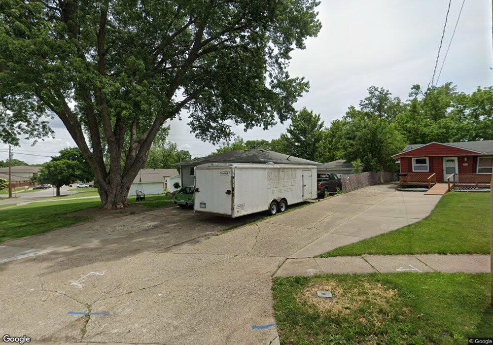 2811 Wedgewood Rd, Des Moines, IA 50317 - photo 1