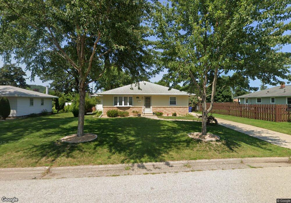 410 S 8th St, La Crescent, MN 55947 - photo 1