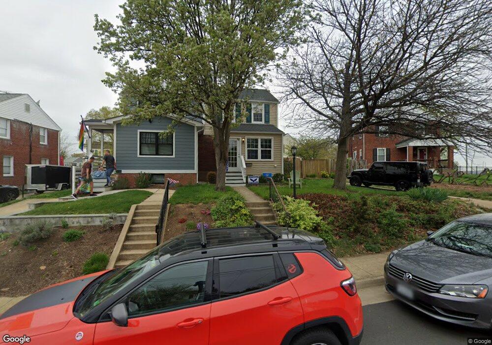 2606 Farmington Dr, Alexandria, VA 22303 - photo 1