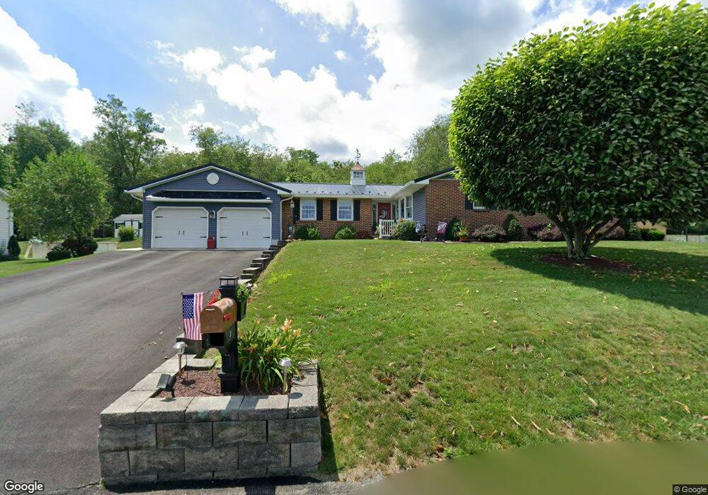 27 South St, Tamaqua, PA 18252 - photo 1