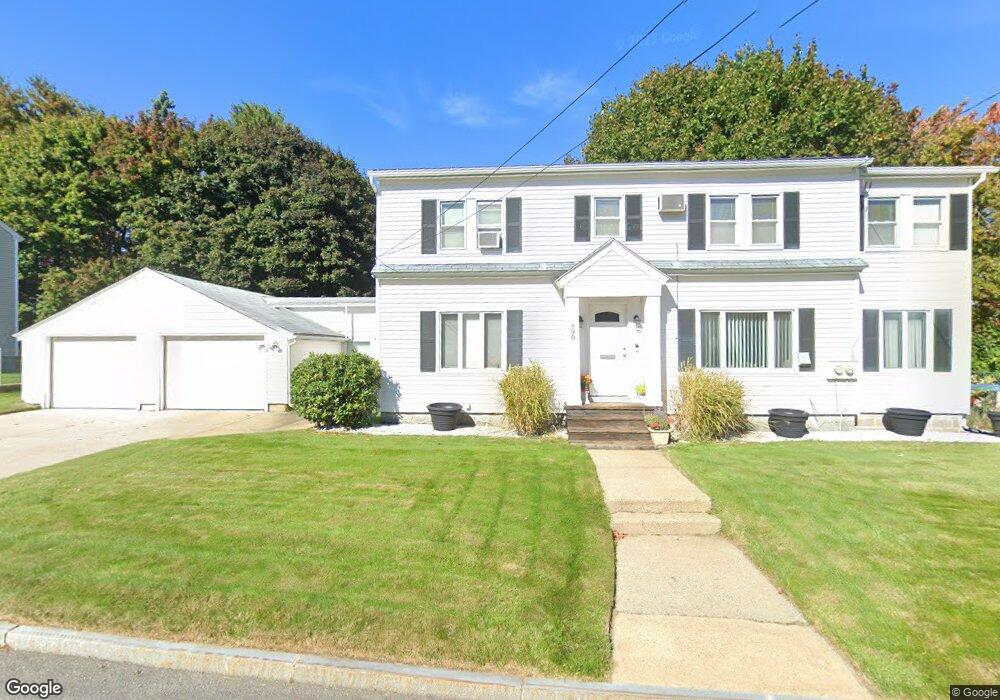 890 Howe St, Manchester, NH 03103 - photo 1