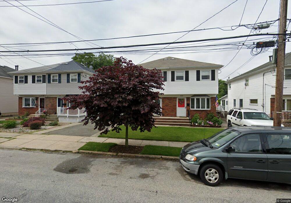 322 Chesterton Ave, Staten Island, NY 10306 - photo 1