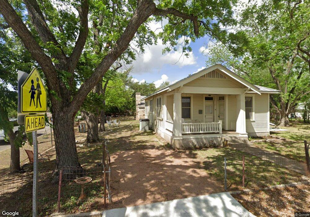 201 Mistletoe St, Fredericksburg, TX 78624 - photo 1