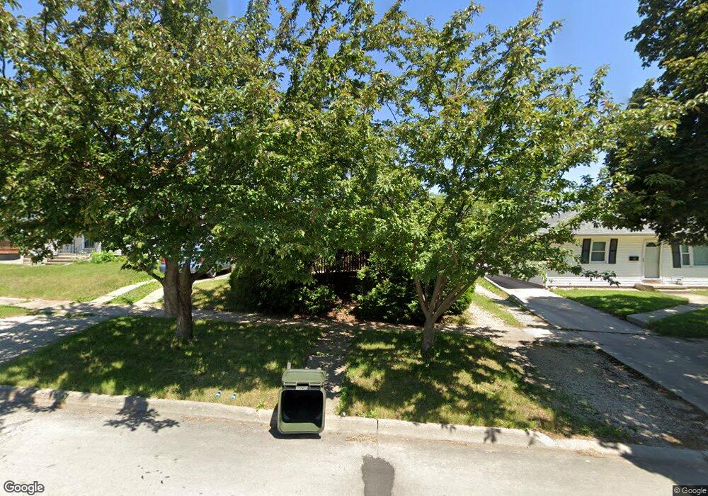 1015 W 10th St, Cedar Falls, IA 50613 - photo 1