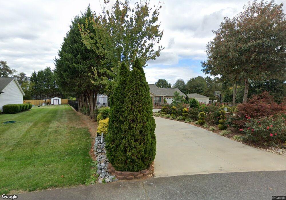 112 Fawnwood Dr, Statesville, NC 28625 - photo 1