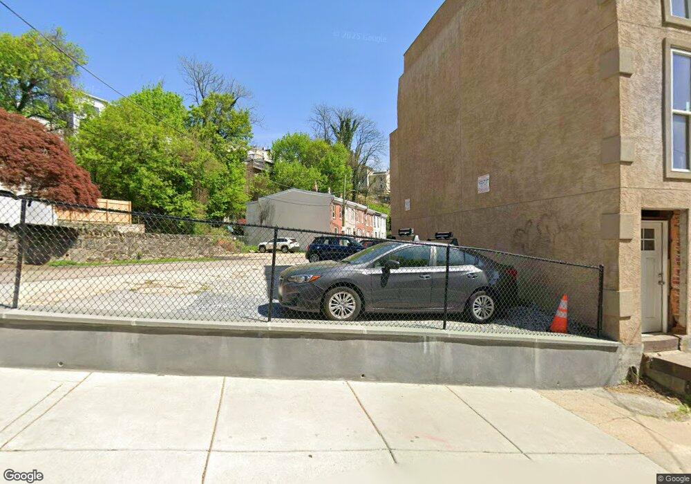 265 1/2 Green Ln, Philadelphia, PA 19128 - photo 1