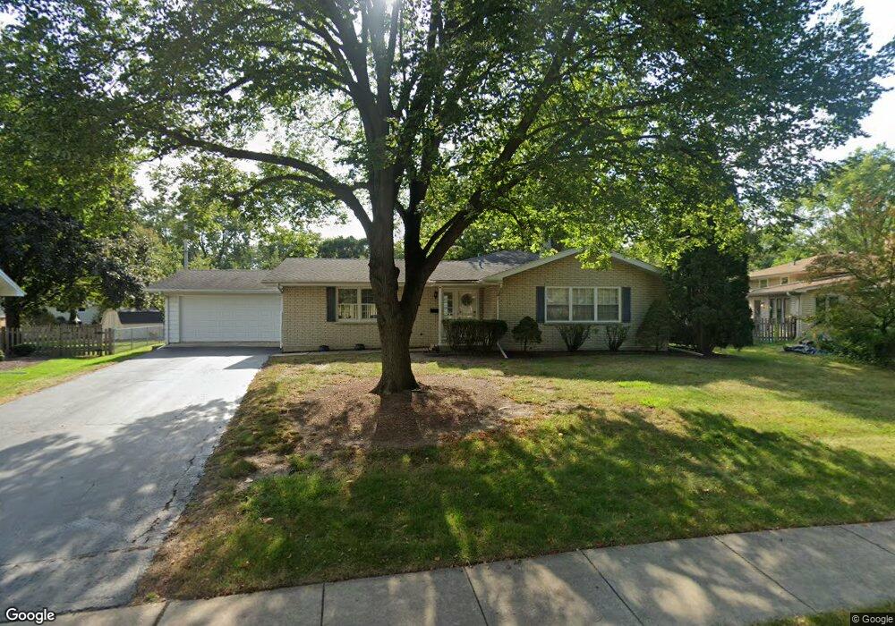 364 Sycamore Dr, Naperville, IL 60540 - photo 1