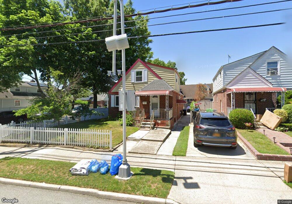 8242 Little Neck Pkwy, Glen Oaks, NY 11004 - photo 1