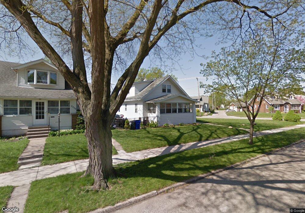 2200 D St SW, Cedar Rapids, IA 52404 - photo 1