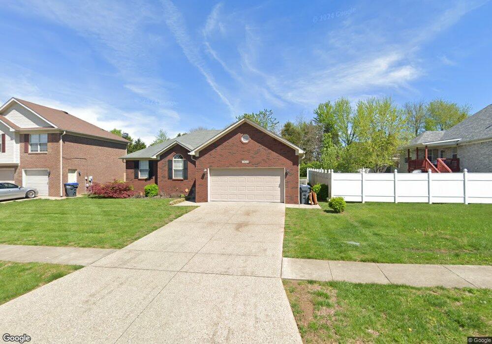 7428 Apple Mill Dr, Louisville, KY 40228 - photo 1