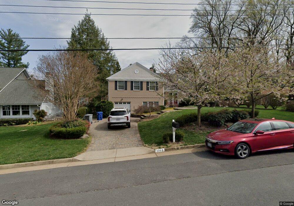 1713 Oak Ln, McLean, VA 22101 - photo 1