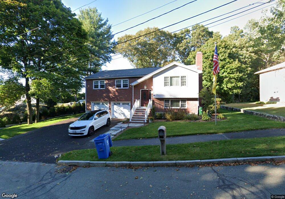 4 Collins Rd, Wakefield, MA 01880 - photo 1