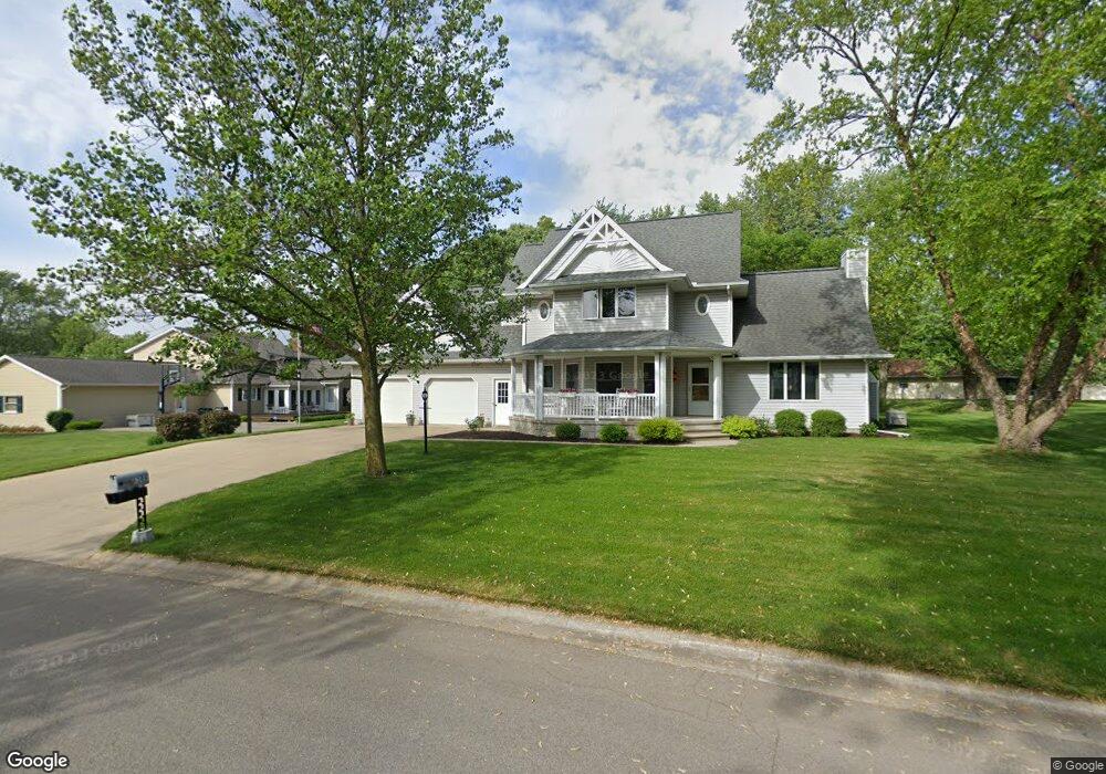 1306 Pickwick Ct, Nappanee, IN 46550 - photo 1