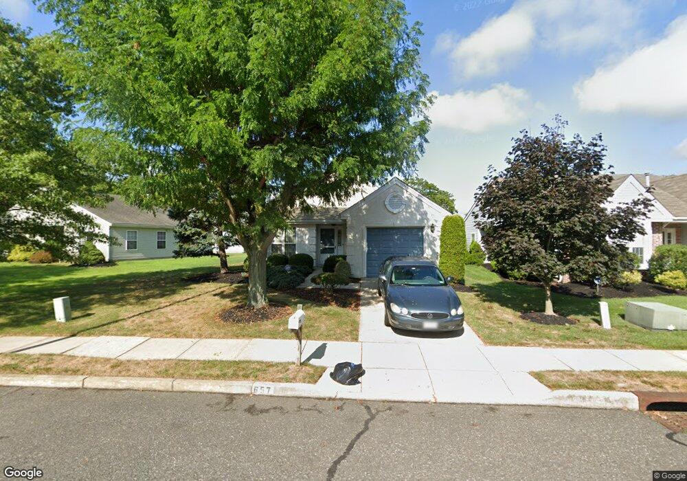 657 Cascade Dr S, Mount Laurel, NJ 08054 - photo 1