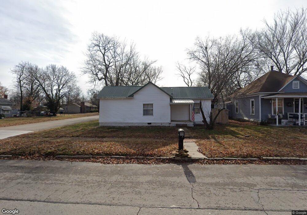 1400 Appleton Ave, Parsons, KS 67357 - photo 1