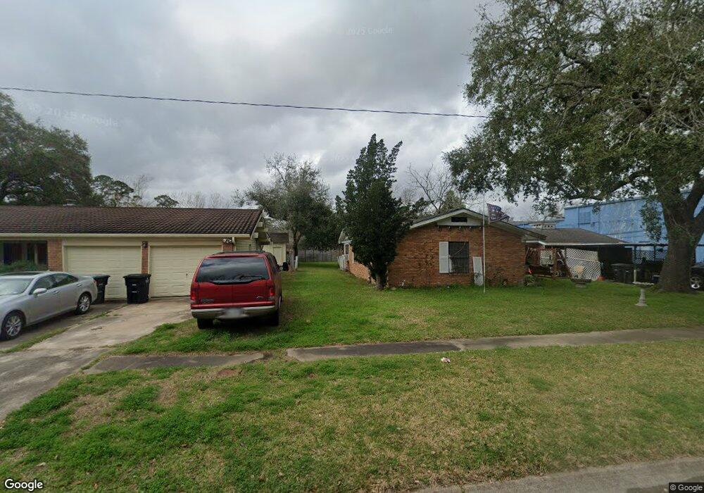 204 N Jane St, Alvin, TX 77511 - photo 1