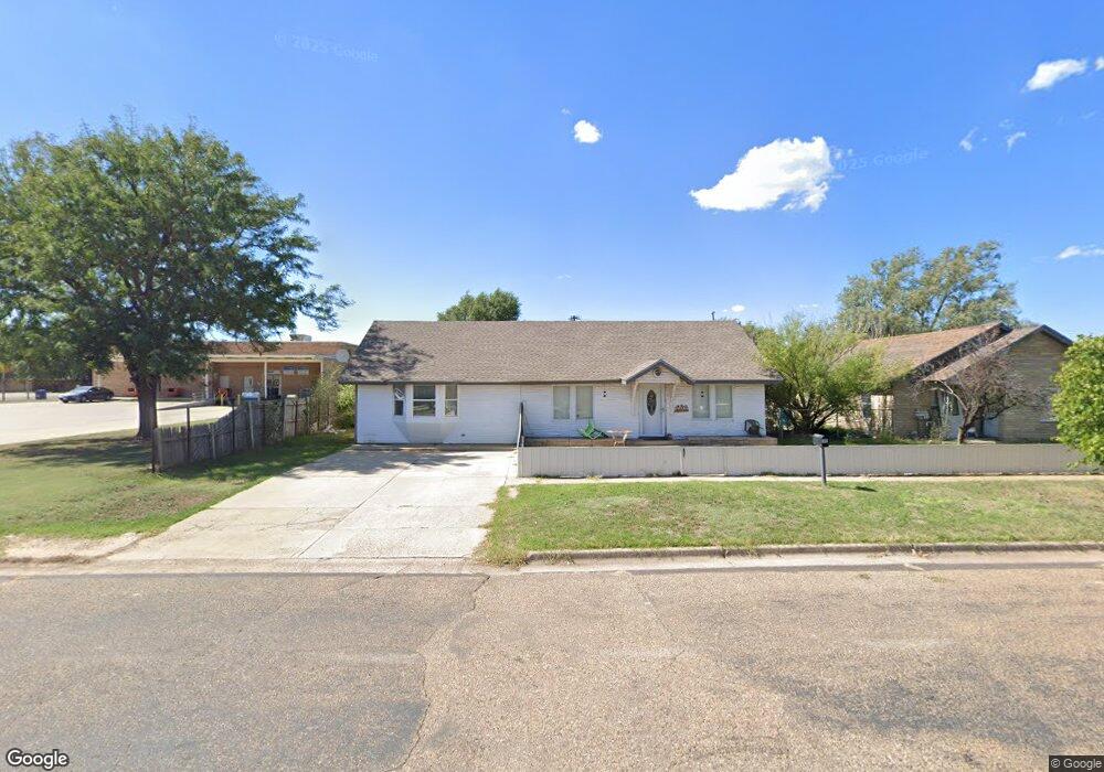 306 S Meredith Ave, Dumas, TX 79029 - photo 1