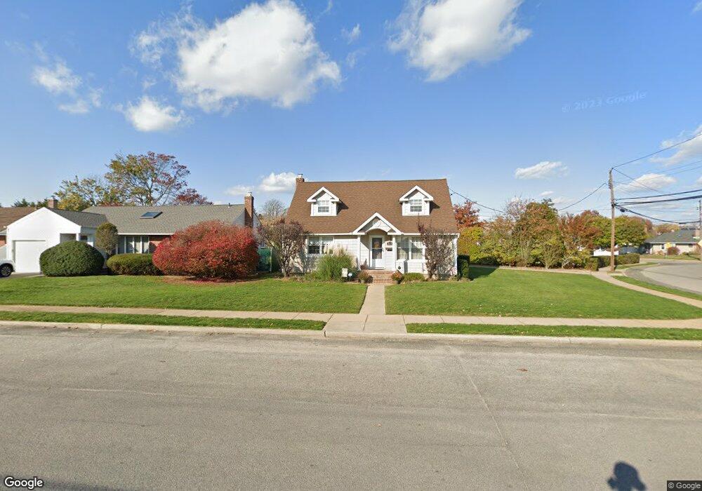 505 Abbey Rd, Oceanside, NY 11572 - photo 1