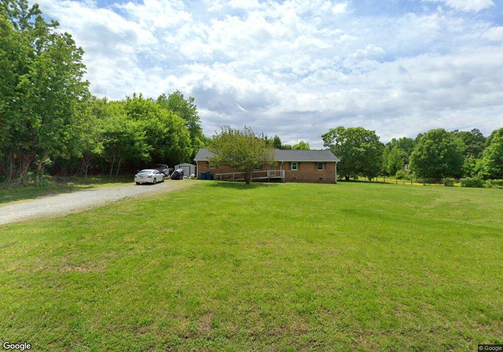 2239 Kivett Dr, Greensboro, NC 27406 - photo 1