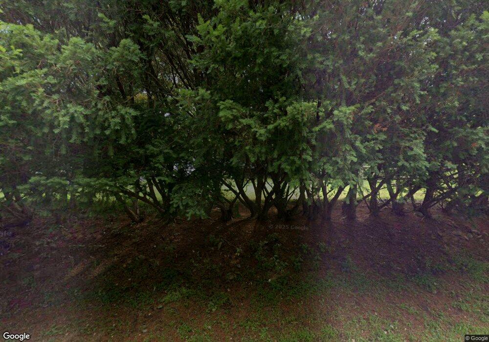 8 Fox Run Rd, Norwalk, CT 06850 - photo 1