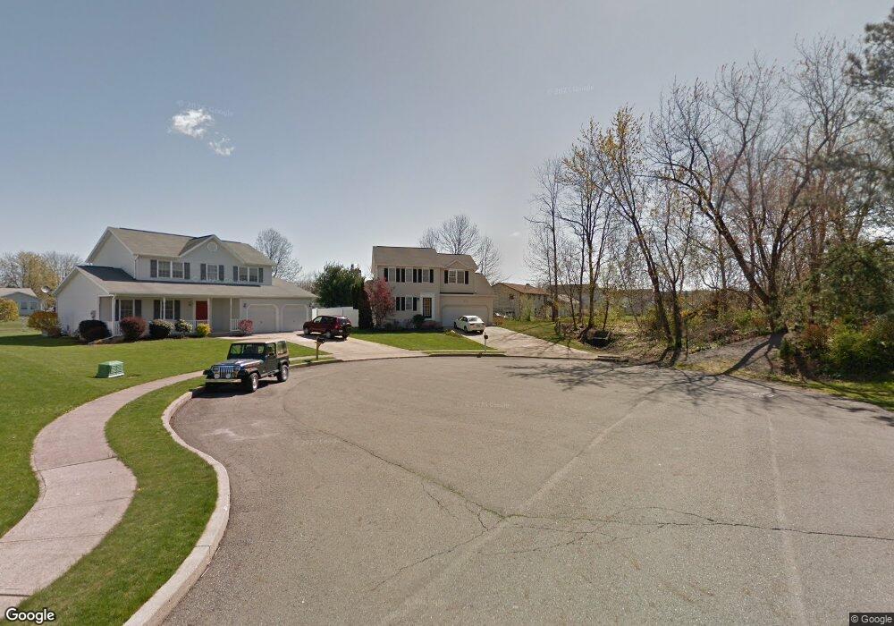 114 Meadowbrook Dr, Kingston, PA 18704 - photo 1