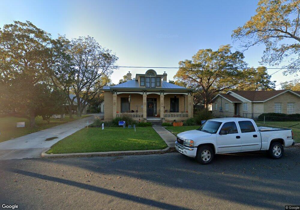 408 Cora St, Fredericksburg, TX 78624 - photo 1