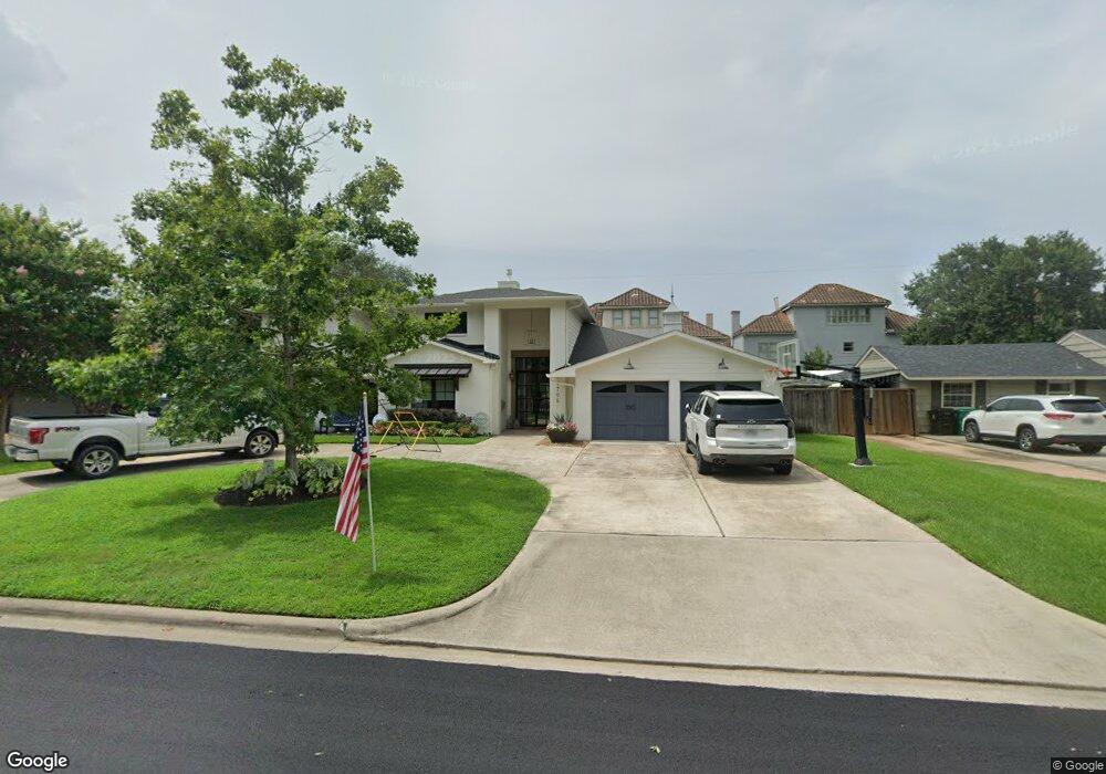 7712 S Hunters Creekway Dr, Houston, TX 77055 - photo 1