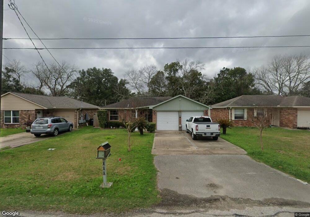 111 N Shirley St, Alvin, TX 77511 - photo 1