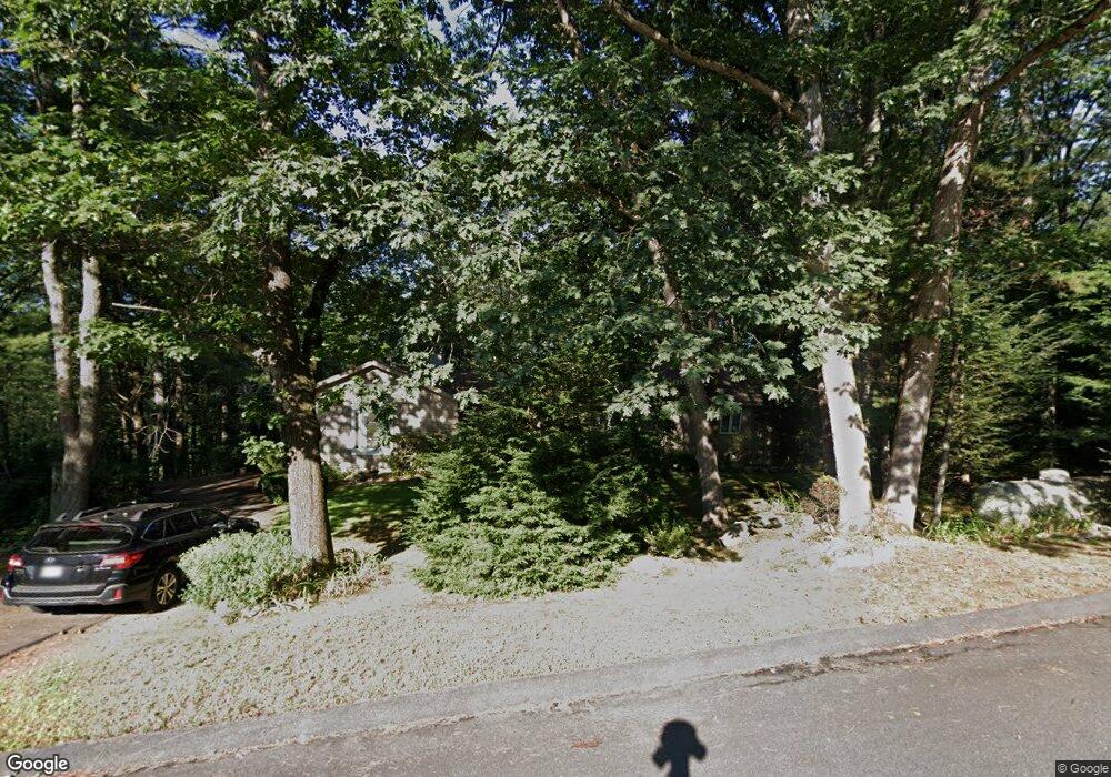 2 Elizabeth Dr, MerriMacK, NH 03054 - photo 1