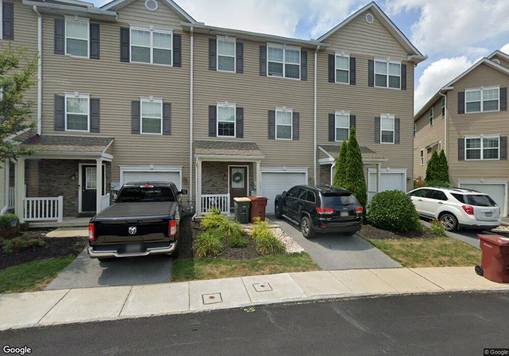 2252 Rising Hill Rd, Whitehall, PA 18052 - photo 1