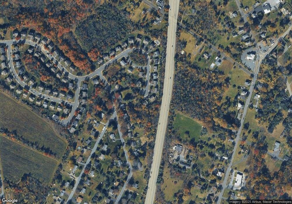 1052 Fallbrook Ln, Pottstown, PA 19464 - photo 1