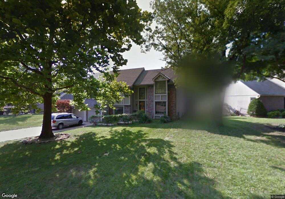 7938 Westgate Dr, Lenexa, KS 66215 - photo 1