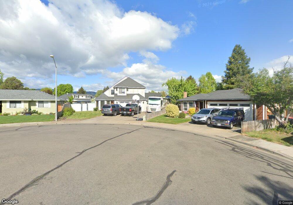 924 Pittview Ct, Central Point, OR 97502 - photo 1