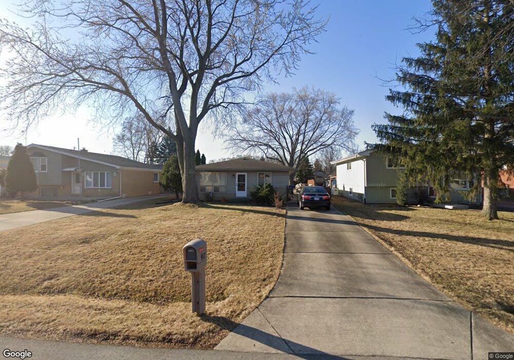 917 E Crockett Ave, Addison, IL 60101 - photo 1