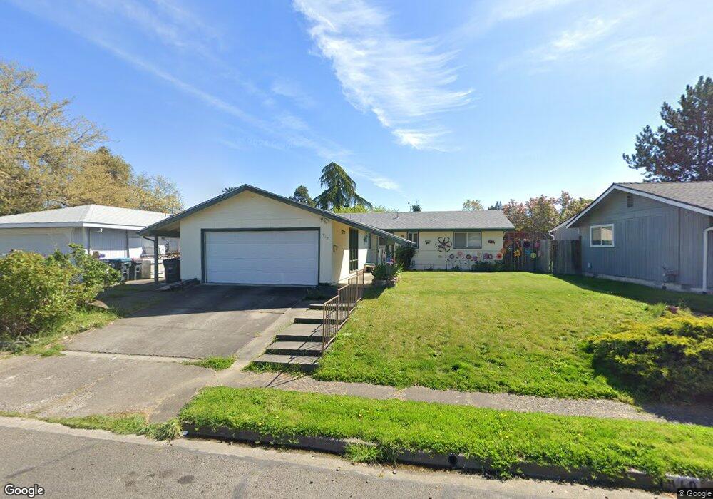 940 N 5th St, Central Point, OR 97502 - photo 1