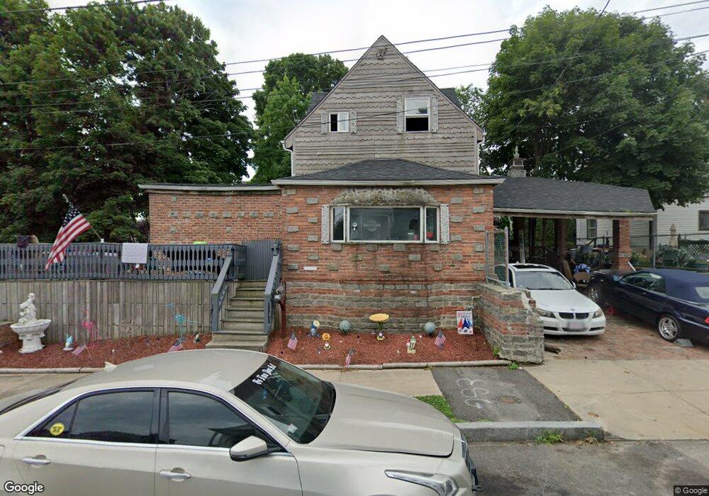 640 Maxfield St unit 1, New Bedford, MA 02740 - photo 1