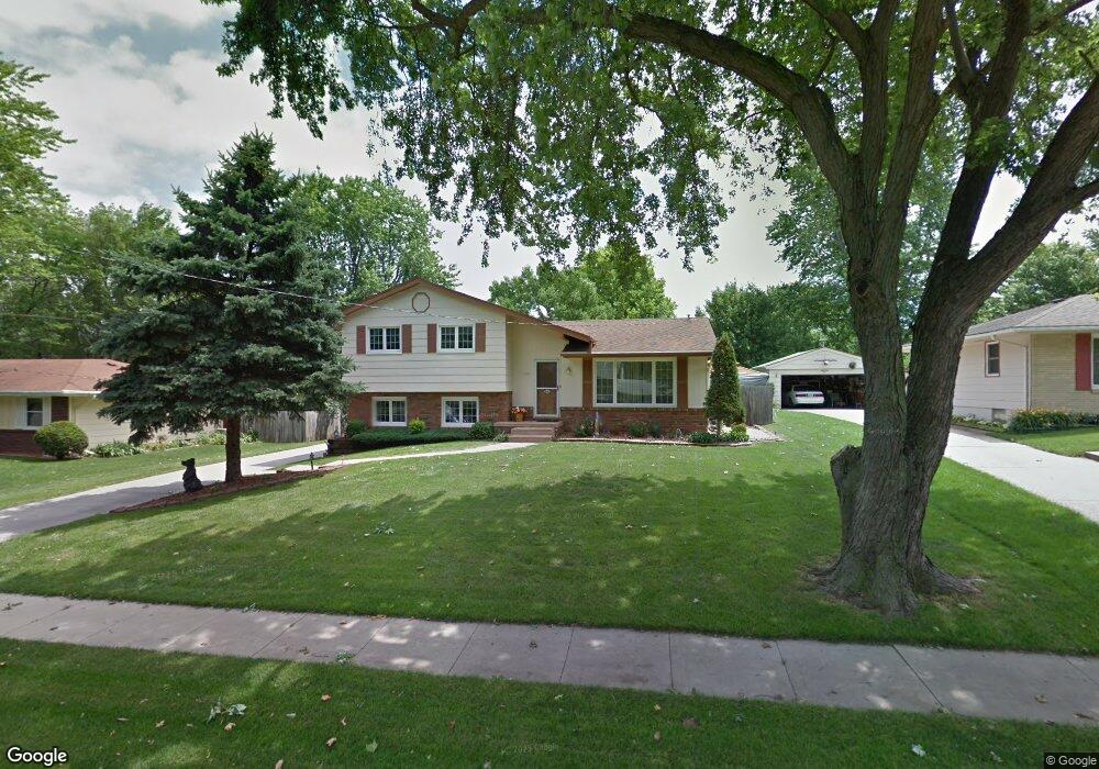 1251 33rd St, West Des Moines, IA 50266 - photo 1