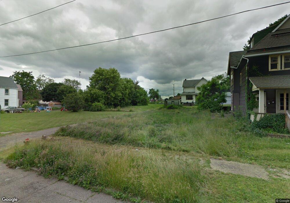 1002 3rd St NW, Canton, OH 44703 - photo 1