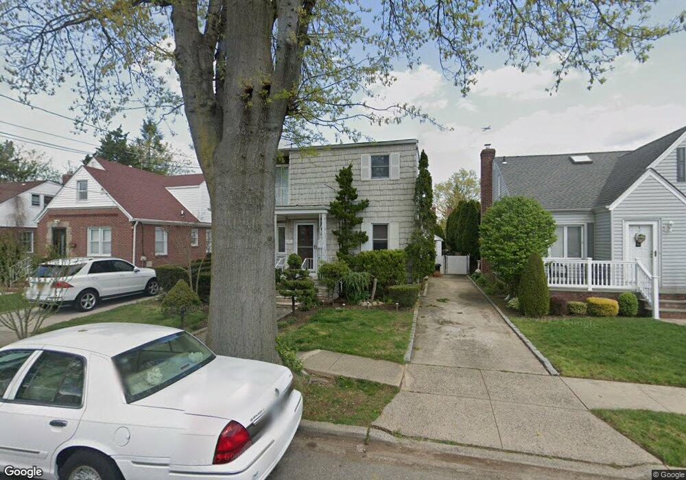 14 Lincoln Ave, New Hyde Park, NY 11040 - photo 1